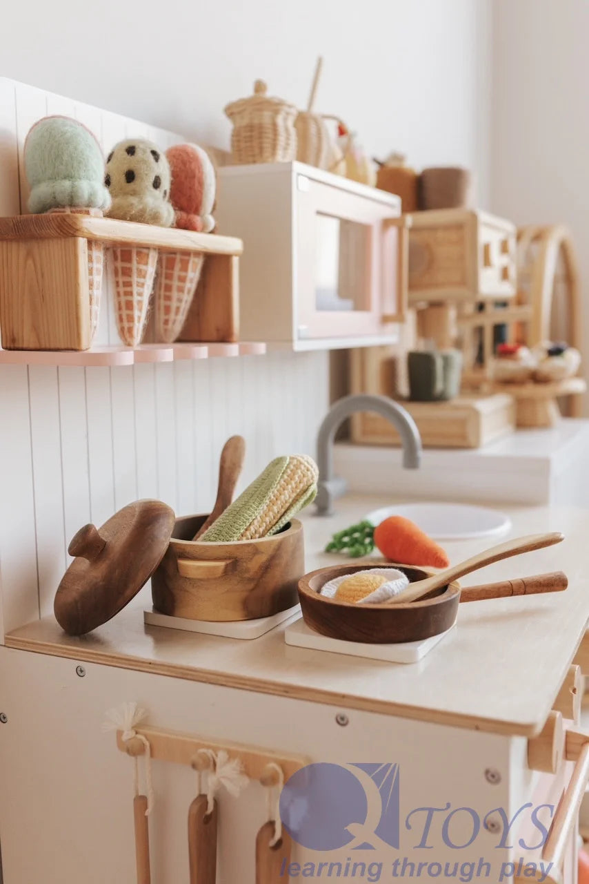 Little MAHOGANY PAN & POT SET